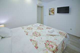 Апартаменты Brand New Apartments Свети-Стефан Апартаменты с 1 спальней-1